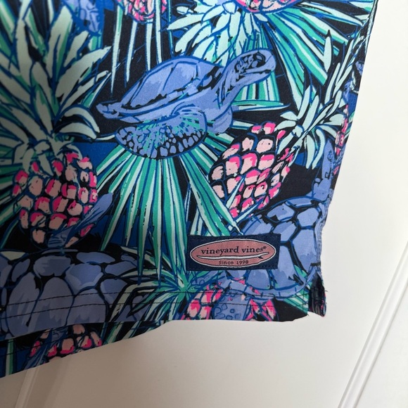 Vineyard Vines Chappy Swim Trunks Turtle Pineapple Print Size Large Summer Swim - Picture 6 of 7